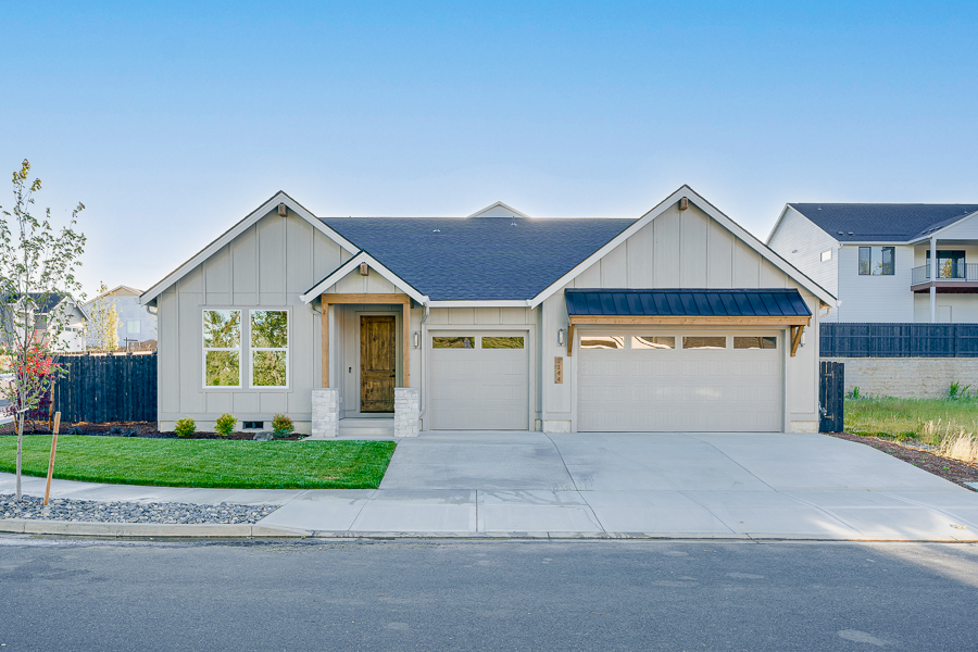 1144 N 41st Place, Ridgefield, WA 98642 2006 Richmond - Farmhouse | Generation Homes Northwest | Move-in Ready Home